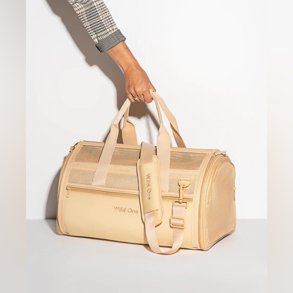 Wild one pet carrier